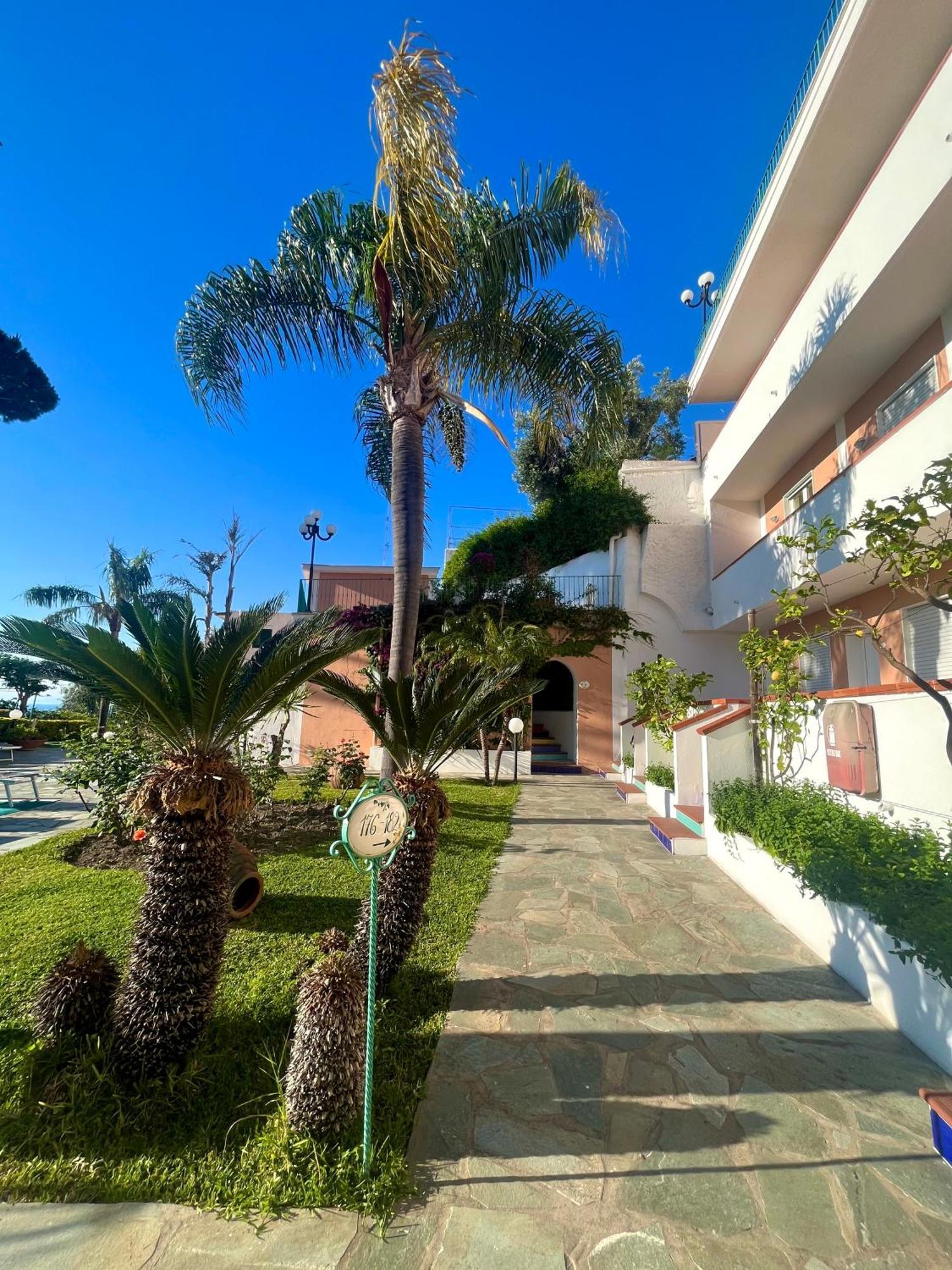 Resort Villa Flavio 카사밋쵸라테르메 외부 사진